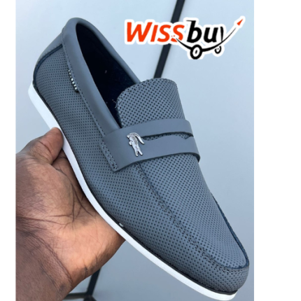 Mocassins Lacoste En Cuir Perforé Gris -FES