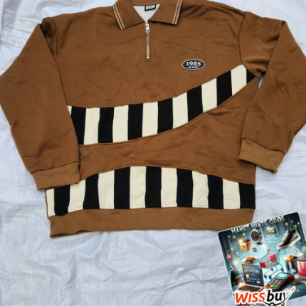 Pull-Over / Un Sweat-Shirt Marron avec un Col Zippé - MMG