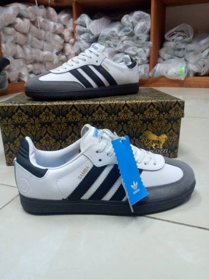 Adidas Samba.