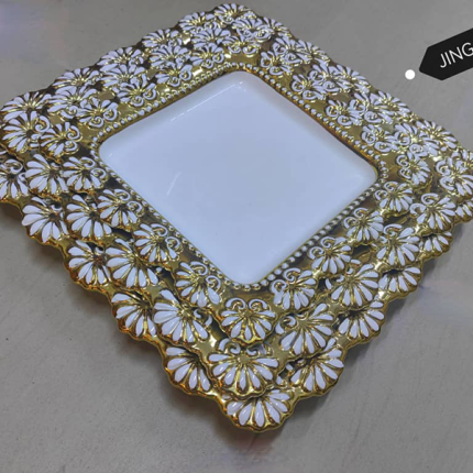 Assiette de Présentation Carrée Blanche et Or